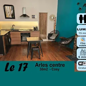 https://le-17-apartment-arles.fr-provencehotel.com